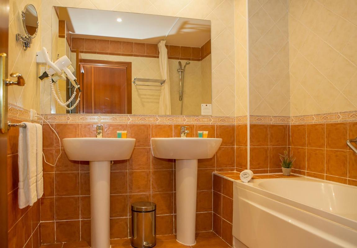 Hotel Wellness Marbella Hills أُخين المظهر الخارجي الصورة